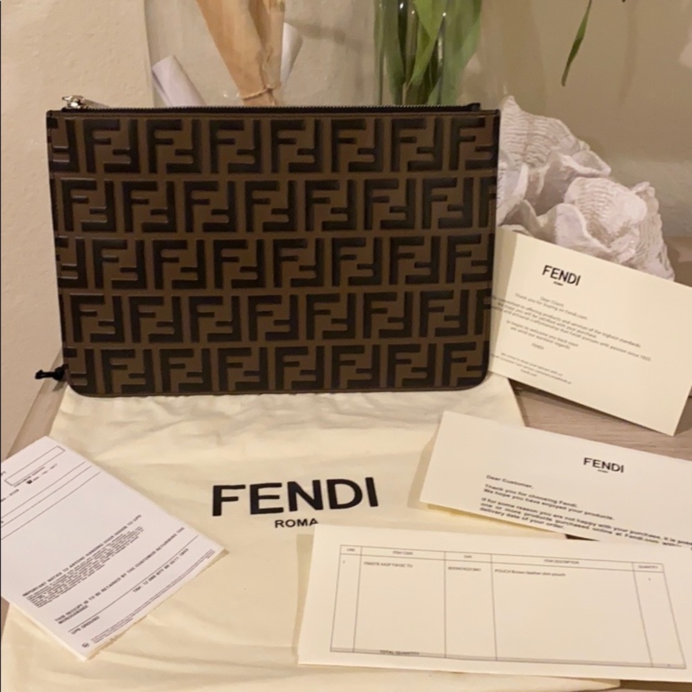 👜FENDI Pouch NEW/w tags!!!